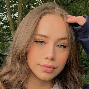 Fernanda Ramirez's voice - Text to Speech AI