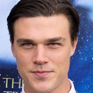 Finn Wittrock's voice - Text to Speech AI