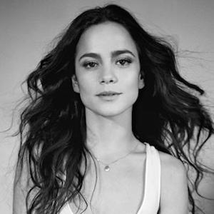 Alice Braga's voice - Text to Speech AI