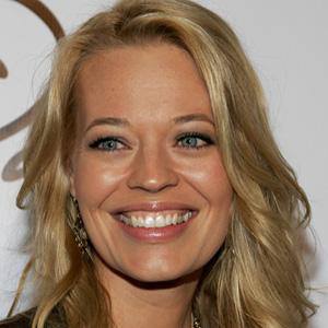 Jeri Ryan's voice - Text to Speech AI