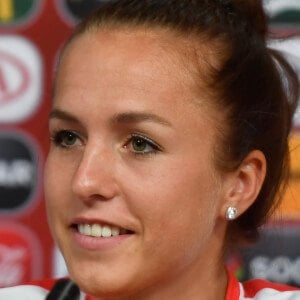 Lia Wälti's voice - Text to Speech AI