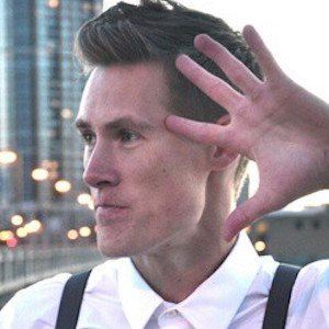 Luke Thompson's voice - Text to Speech AI