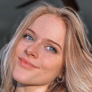 Mia Dinoto's voice - Text to Speech AI