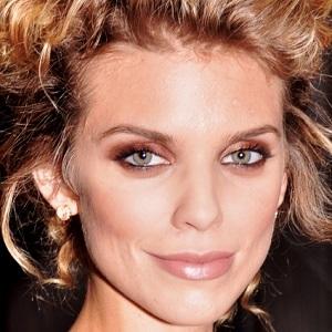 AnnaLynne McCord's voice - Text to Speech AI