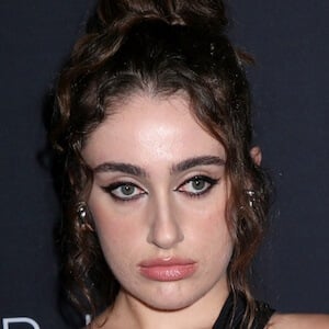 Rachel Sennott's voice - Text to Speech AI