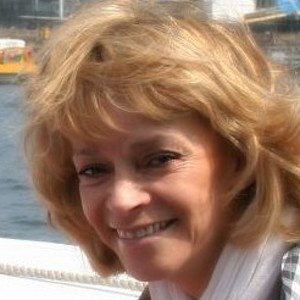 Sue Holderness's voice - Text to Speech AI