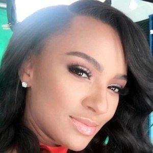 Tara Wallace's voice - Text to Speech AI