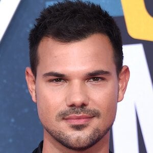 Taylor Lautner's voice - Text to Speech AI