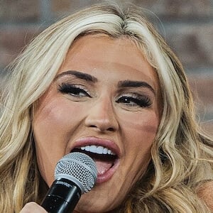 Voz de Tiffany Stratton - Text to Speech