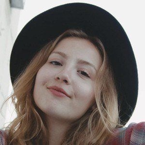 Bebe Wood's voice - Text to Speech AI