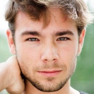 Carlos Cuevas's voice - Text to Speech AI