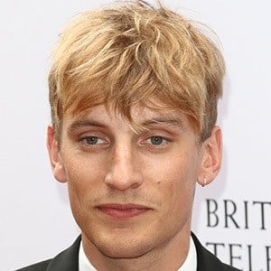 Charlie Cooper's voice - Text to Speech AI