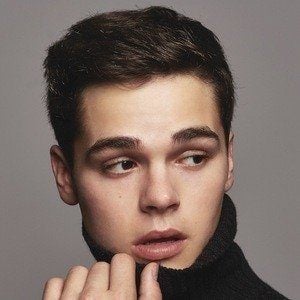 AJ Mitchell's voice - Text to Speech AI