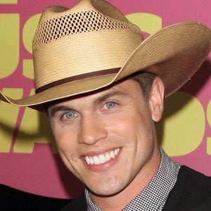 Dustin Lynch's voice - Text to Speech AI