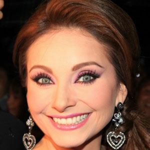 Elizabeth Álvarez's voice - Text to Speech AI