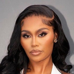 Ella Thomas's voice - Text to Speech AI