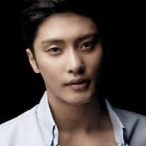 Voz de Sung Hoon - Text to Speech