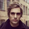 Charlie Simpson Pop Singer voice for text-to-speech