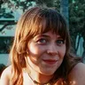 Quinnie Folk Singer voice for text-to-speech